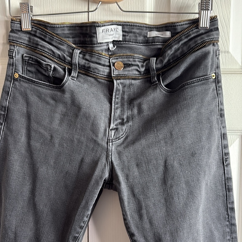 •Frame Zipper Waist Gray Women's Jeans